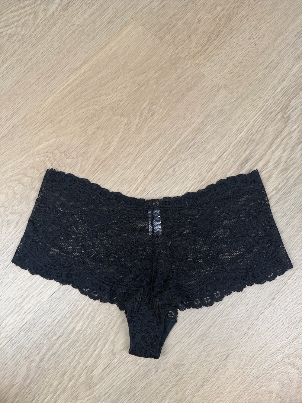 2005 Y2K Vintage Victoria’s Secret Tanga Lace Panty S